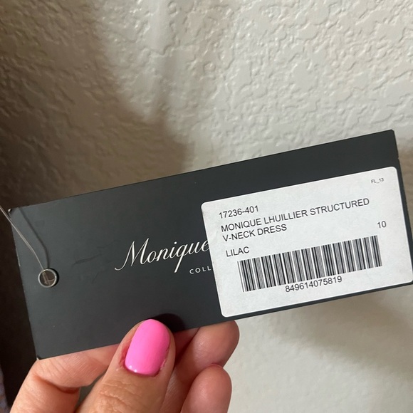 Monique Lhuillier Metallic Brocade V-Neck Fit & Flare Dress Lilac Gold Size 10 - Picture 5 of 9